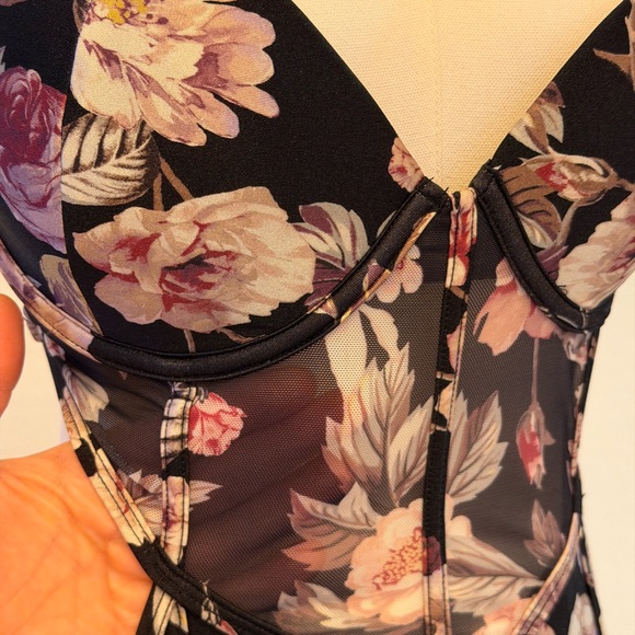 RACHEL RACHEL ROY FLORAL PRINTED MESH MONOKINI ONE-PIECE SWIMSUIT - Picture 10 of 13